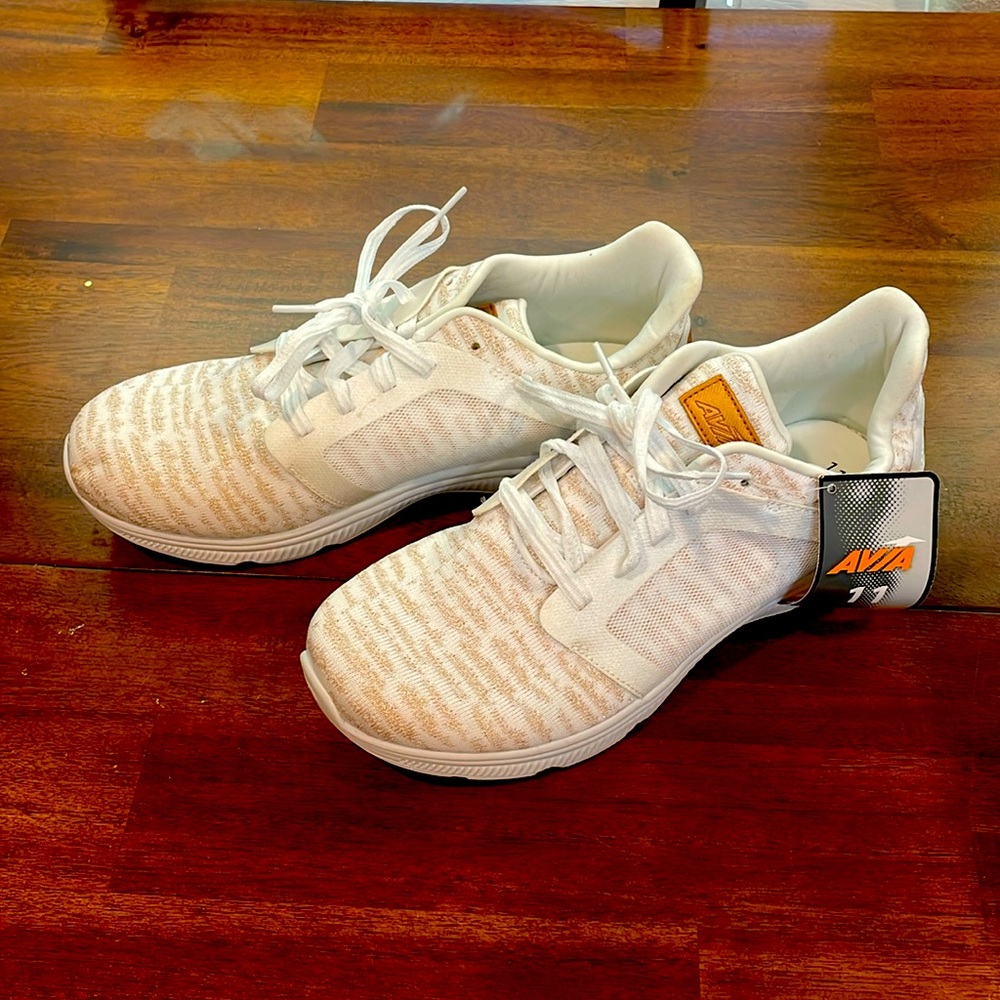 NWT Avia women’s sneakers size 11, white w/ gold shimmer